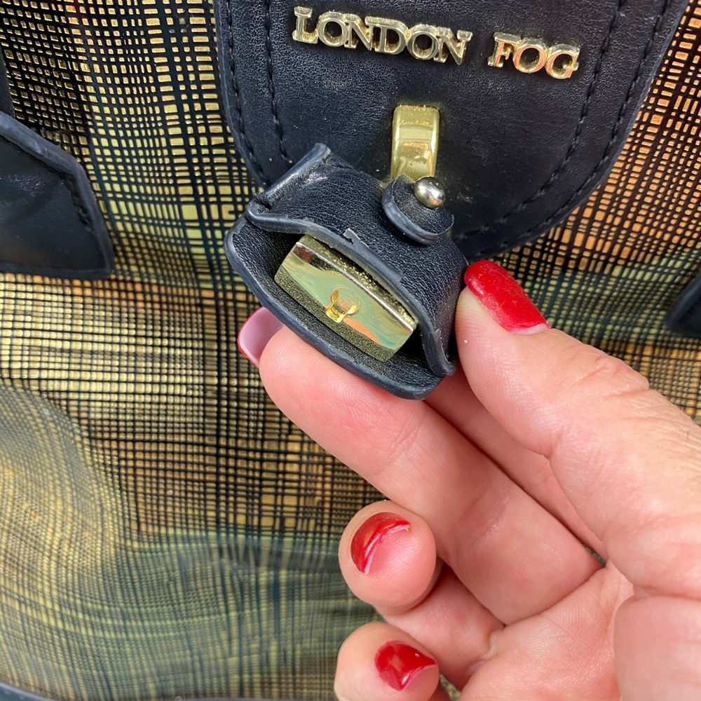 London Fog Handbag 👜 - Picture 3 of 12